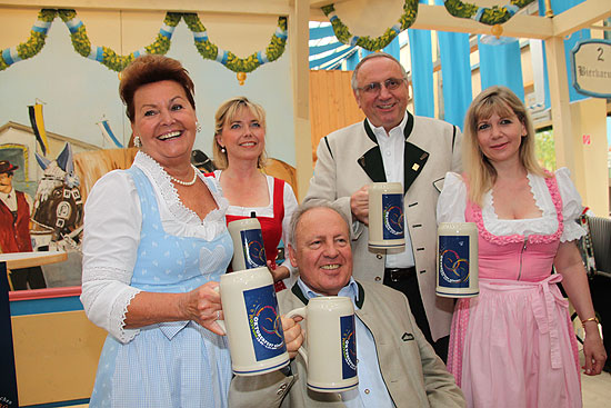 Münchens Tourismuschefin Dr. Gabriele Weißhäupl, Kabarettistin Simone Solga, Wiesn-Stadtrat Helmut Schmid, Wiesn Wirtesprecher Toni Roiderer, Stadträtin Gabriele Neef (Foto:Martin Schmitz)